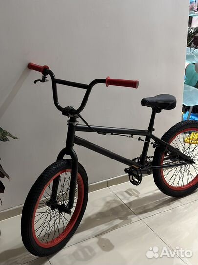 Трюковой велосипед BMX