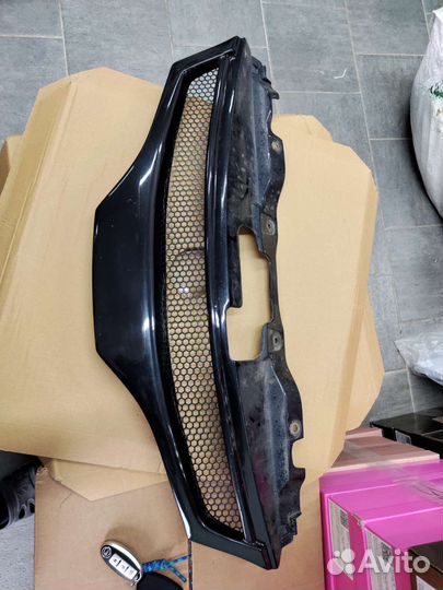 Решетка радиатора nv200