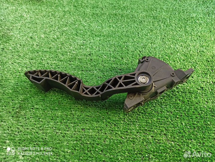 Педаль газа Рено Лагуна 2