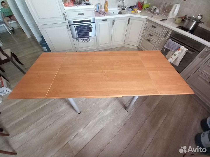 Кухонный стол
