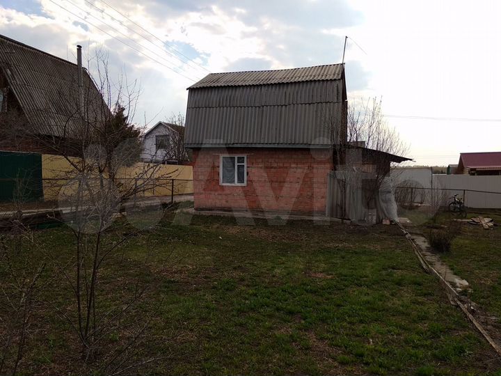 Дача 20 м² на участке 5 сот.