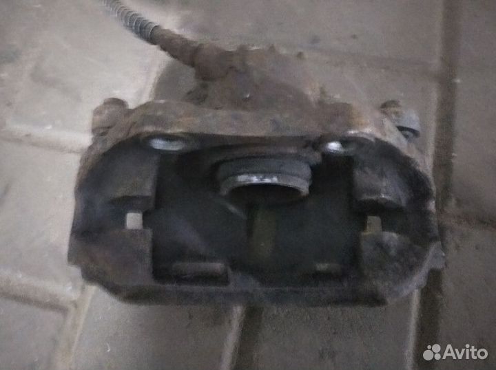 Суппорта тормозные передние Peugeot 206