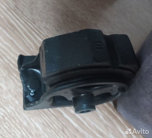 Подушка, опора двигателя, АКПП на Хонду