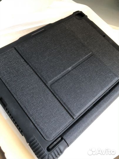 Чехол для iPad 9.7 с клавиатурой