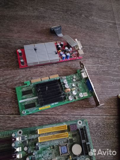 Материнская плата, видеокарты и вентилятор