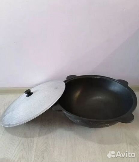 Казан чугунный в Ялте