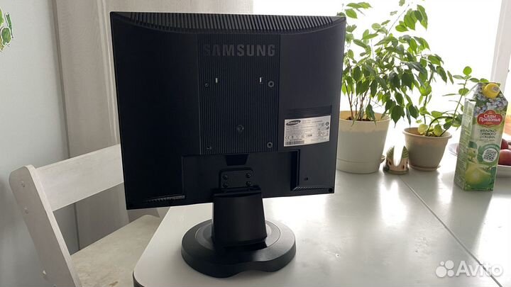 Монитор samsung syncmaster 720n