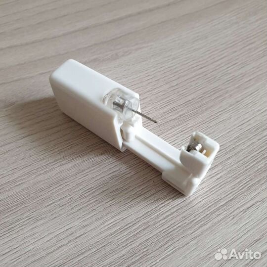 Пистолет для прокалывания ушей