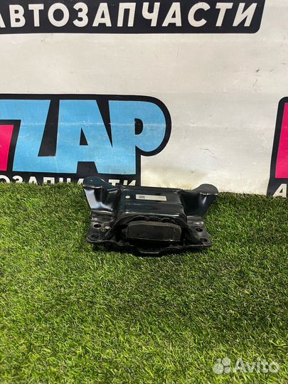 Подушка крепления двигателя Volkswagen Jetta 7