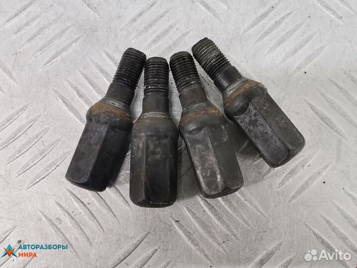 Болт колесный Citroen Xantia 1995 701601139B