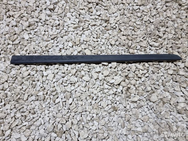 Молдинг двери Вольво S60