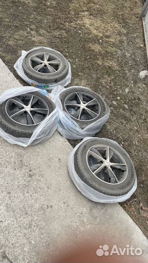 R16 Michelin X-Ice North 4 205/55, PCD 5x114.3 DIA 16