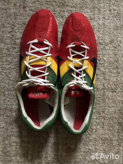 Шипованные кроссовки