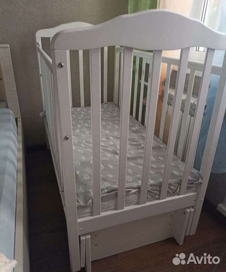 Кроватка-маятник+матрас+бортики