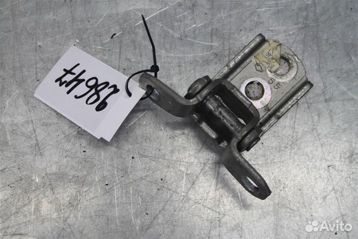 Петля двери задней правой нижняя Nissan Qashqai J