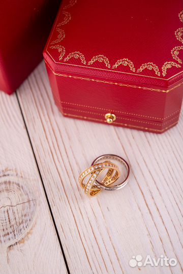 Кольцо Cartier Trinity de Ring B4075100