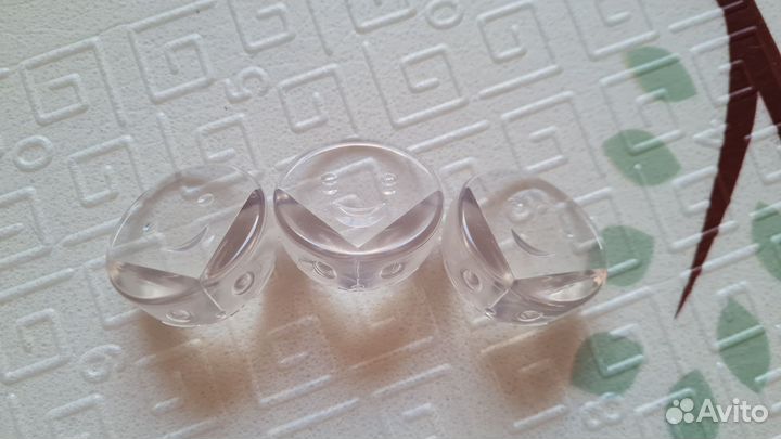 Уголки для стола