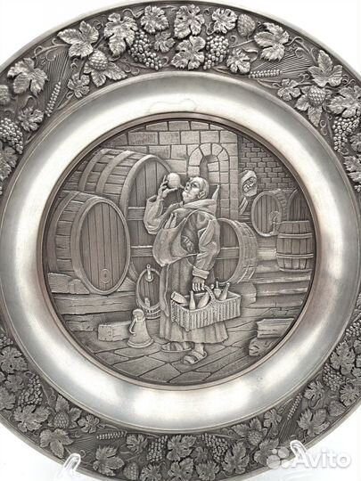 Коллекционная оловянная настенная тарелка