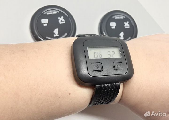 Кнпока вызова официанта модель Ультра и часы