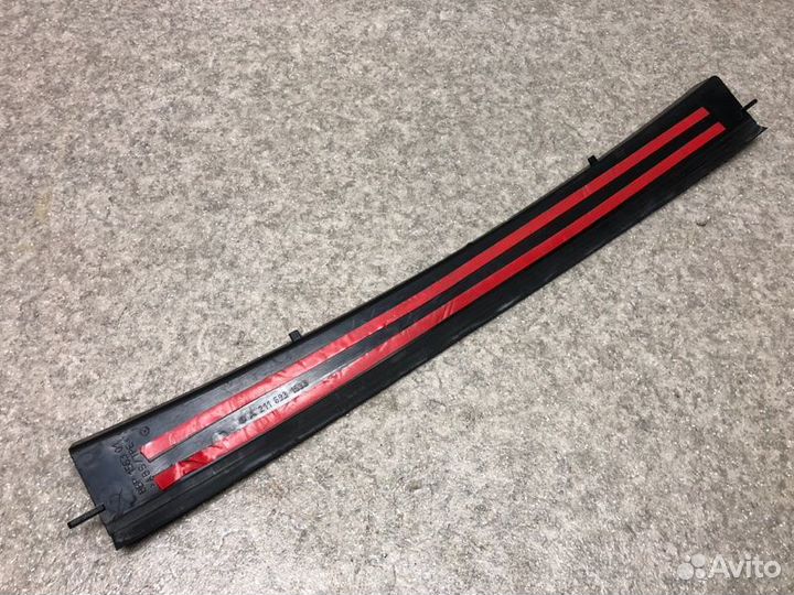 Накладка багажника задняя Mercedes-Benz E-Class