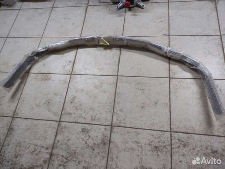 Накладка на передний бампер skoda octavia tour A4