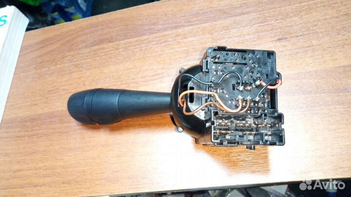 Переключатель подрулевой Рено Логан 2, Сандеро 2