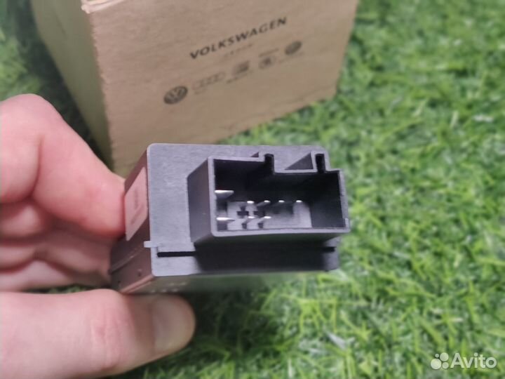 Блок управления бензонасоса VAG 1K0906093K