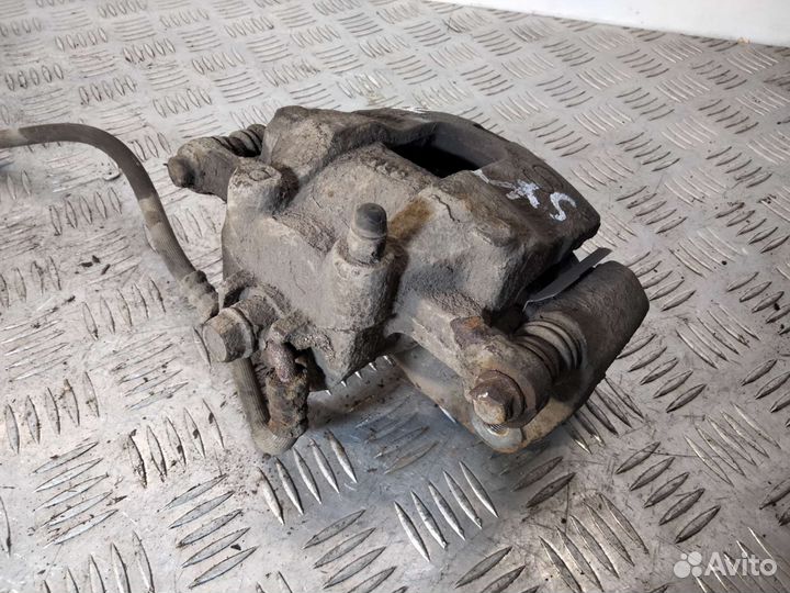 Суппорт передний правый Suzuki SX4