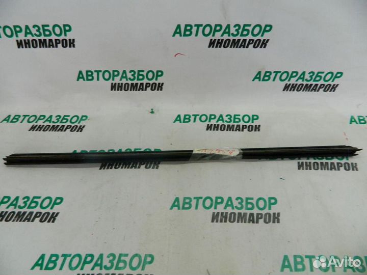 Уплотнитель для Toyota Corolla 10 2006-2013г