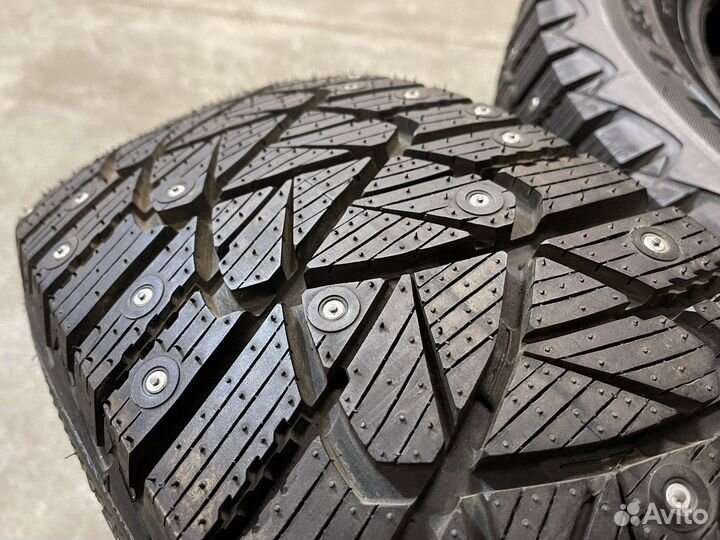 Goodyear Ultragrip 600 215/65 R16 98T