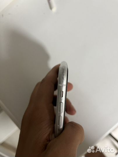 Телефон iPhone XR 64