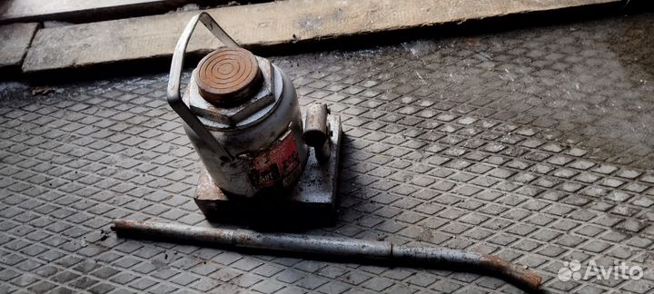 Домкрат 50 тонн