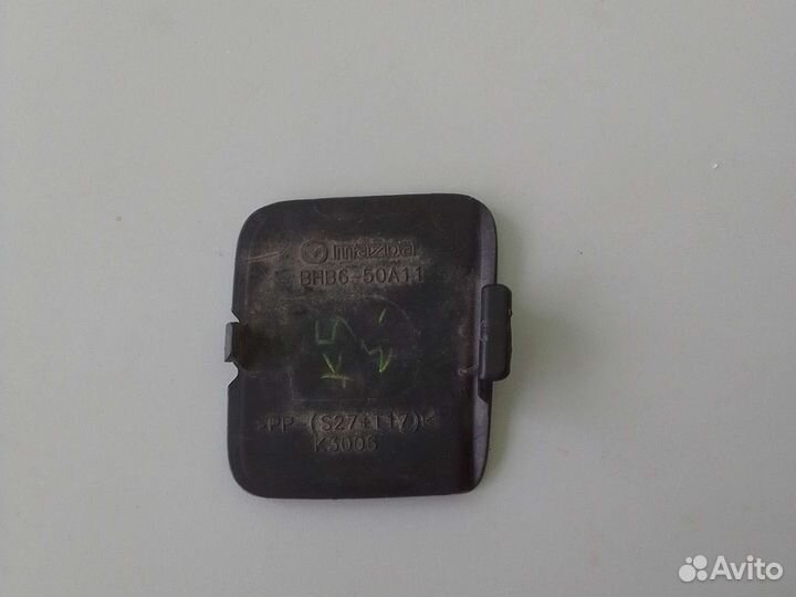 Крюк буксировочный Mazda