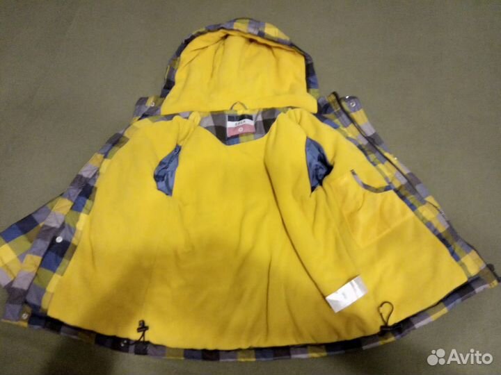 Демисезонная куртка на мальчика 5-7 лет
