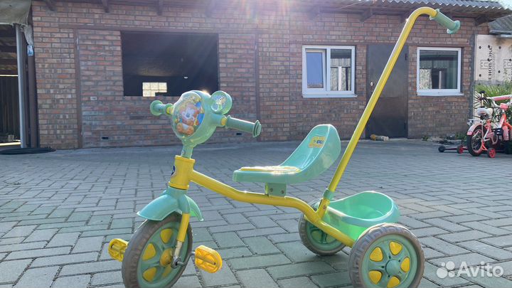 Трехколесный велосипед