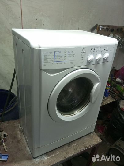 Стиральная машина indesit 5кг