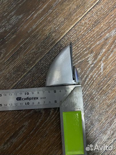 Крепление для полок