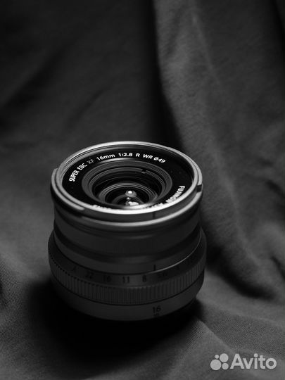 Объектив Fujifilm XF16mm F2.8 R WR Silver