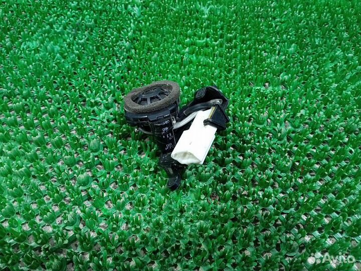 Динамик правый Toyota Land Cruiser Prado