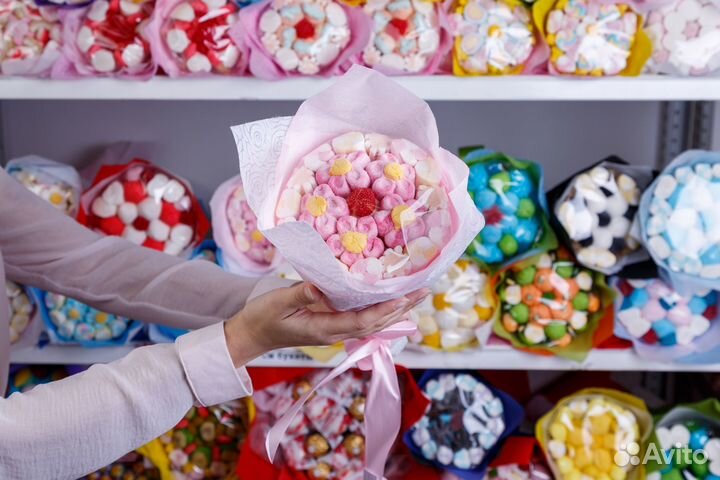 Сладкий свежий букет из суфле и мармелада, набор