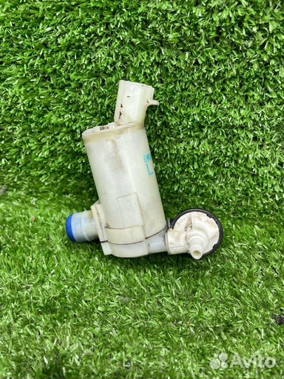 Насос (моторчик) омывателя стекла Mitsubishi ASX