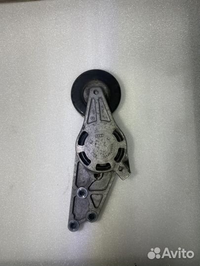 Натяжитель приводного ремня Ауди А4 8Е Б7