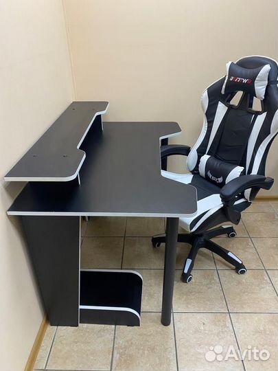 Компьютерный игровой стол + геймерское кресло