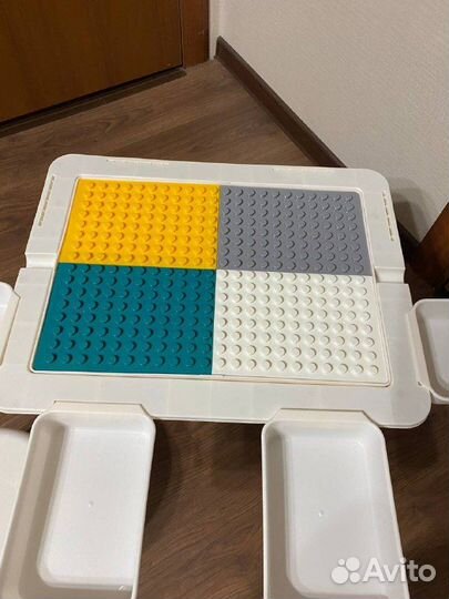 Детский игровой стол с конструктором