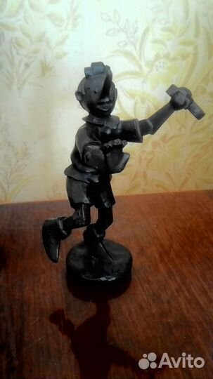 Статуэтка Буратино