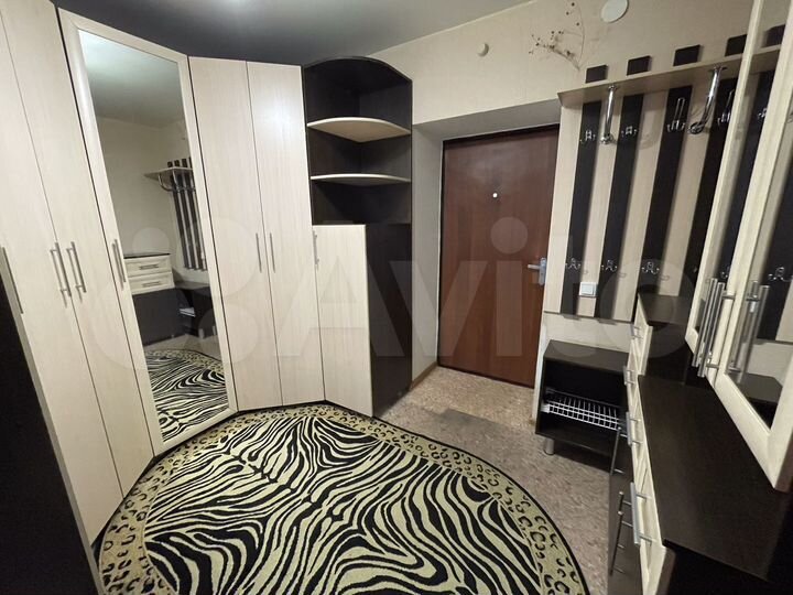 2-к. квартира, 63 м², 1/3 эт.