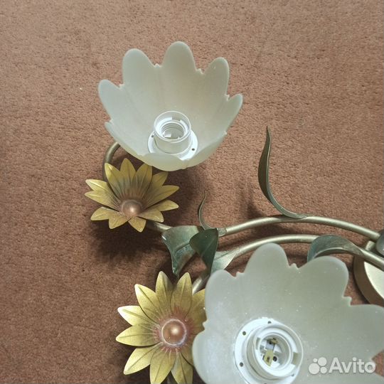 Продается люстра