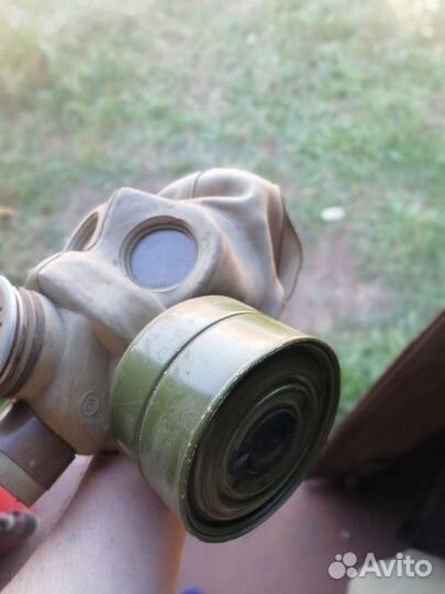 Противогаз с фильтром