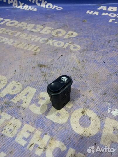 Кнопка стеклоподъемника Ваз Лада 2114 хэтчбек 2111