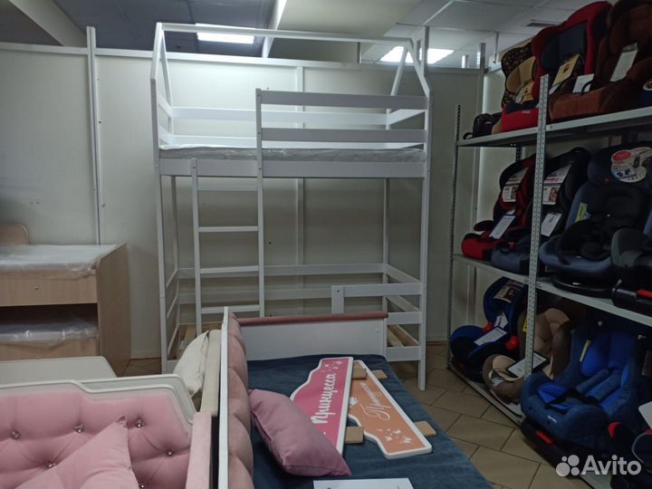 Двухъярусная кровать домик из массива березы